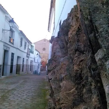 La Fuente Country house Segura de Leon