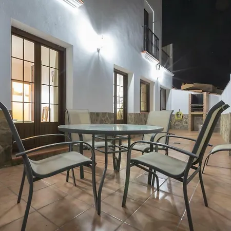 La Fuente Country house *